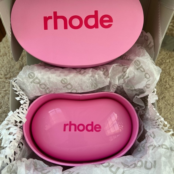 Rhode Jelly bean case + jelly bean pouch + peptide lip tint💕 - Picture 3 of 5